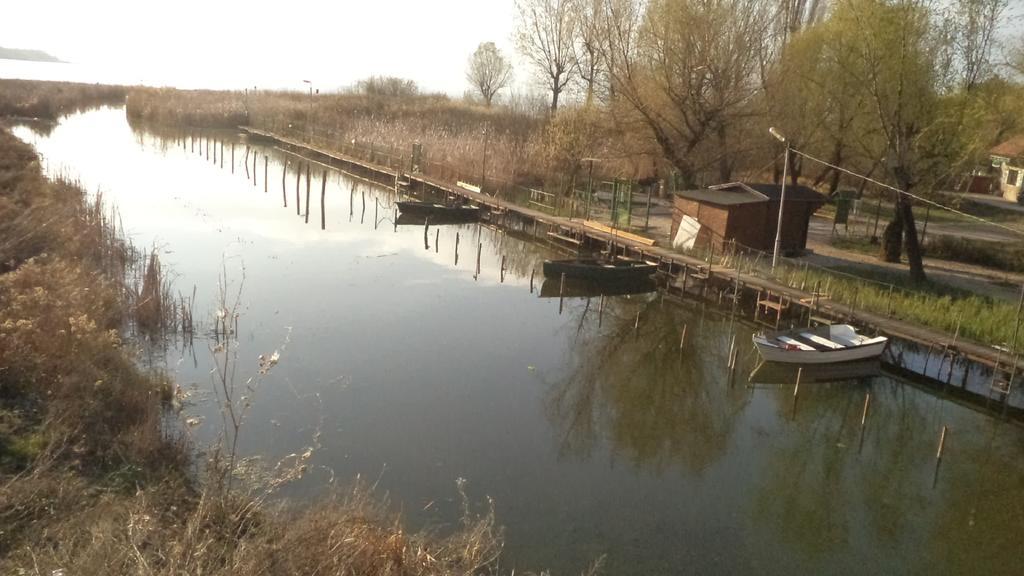 Molni Lägenhet Balatonfůzfő Exteriör bild