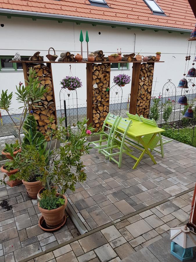Molni Lägenhet Balatonfůzfő Exteriör bild